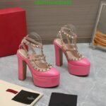 Valentino Rockstud Platform Pump In Patent Leather Pink - Image 3