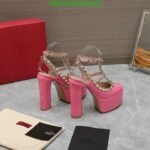 Valentino Rockstud Platform Pump In Patent Leather Pink - Image 5