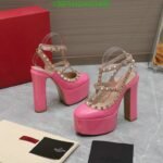 Valentino Rockstud Platform Pump In Patent Leather Pink - Image 6