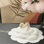 Saint Laurent Cassandre Pearl Earrings In Metal 691563Y15269018 - Image 3