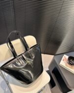 Saint Laurent Panier Medium In Vinyl And Shiny Leather Black 28Cm 773697Fac0X3055 - Image 3
