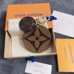 Louis Vuitton Monogram World Tour Key Holder Bag Charm Brown M69317 - Image 2