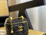 Chanel Small Vanity With Chain Black 12Cm - Image 2