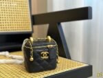 Chanel Small Vanity With Chain Black 12Cm - Image 3