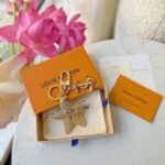 Louis Vuitton Lv Starfish Key Holder And Bag Charm Gold M02622 - Image 2