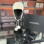 Chanel Cashmere Beanie Creme - Image 2