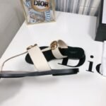 Gucci Thong Sandals With Double G White Leather ‎497444 A3N00 9022 - Image 3