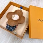 Louis Vuitton Vivienne Fashionista Bag Charm Lady - Image 9