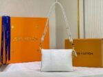Louis Vuitton Coussin Bb White 21Cm M20770 - Image 3