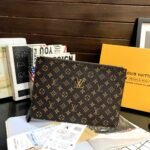 Louis Vuitton To Go Pochette Monogram Brown 33Cm - Image 2