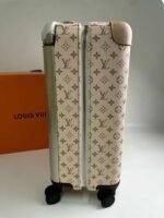 Louis Vuitton Horizon 55 Suitcase Coated Canvas Saffron 55Cm M10280 - Image 4
