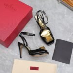 Valentino Garavani Roman Gold Stud Block Pump Black - Image 6